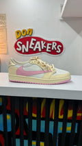 Travis scott  retro 1 low crema y rosita